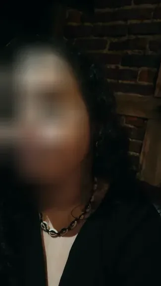 Amira, 24
