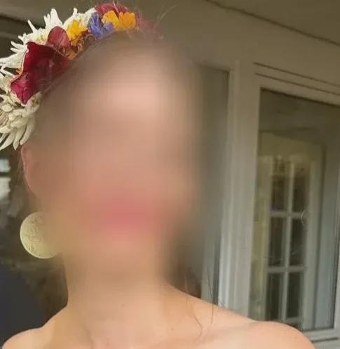 Danielle, 40