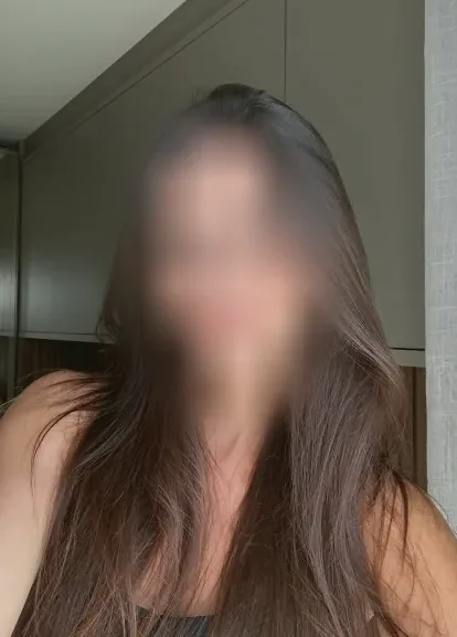 Dina, 37
