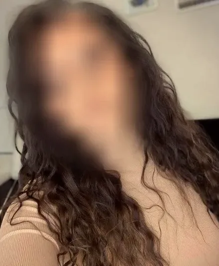 Farah, 35