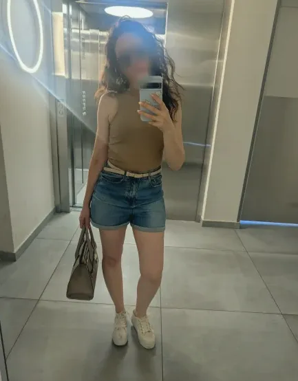 Harleen, 40