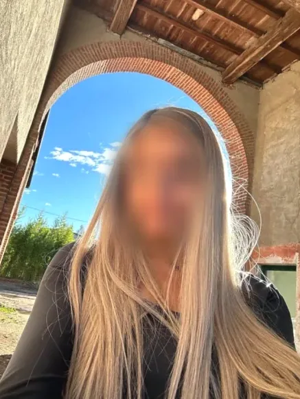 Isabelle, 28