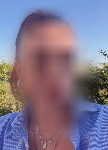 Roisin, 28