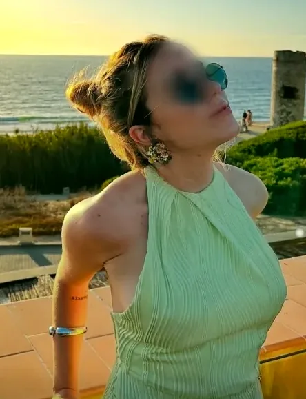 Sinead, 38