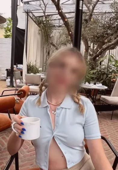 Sofia, 27